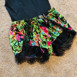 Bongo Lace Floral Shorts | size M